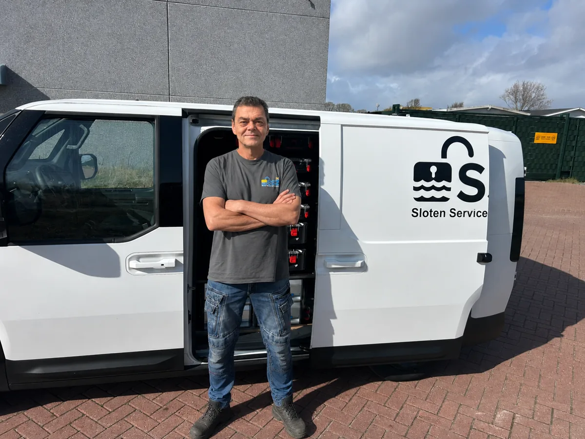 Erkende slotenmaker van Slotenhulp24 voor de bedrijfsbus